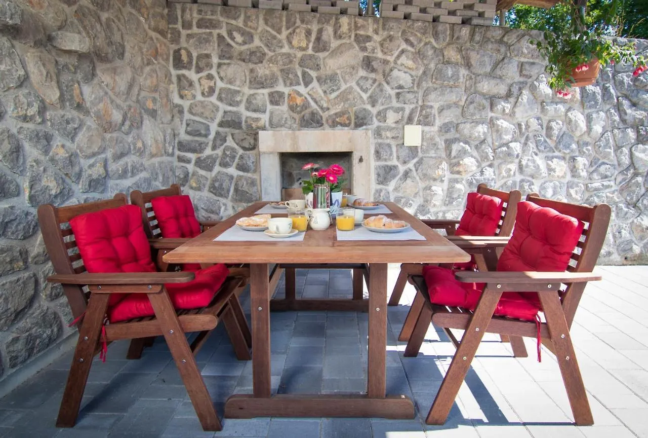 Guest House 'Villa Fani' Veprinac With Jacuzzi Ferienhaus